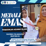 PRESTASI SMANEDA : Penyerahan Medali Emas Juara Kompetisi Kejuaraan Nasional Pendidikan Agama Islam SMA